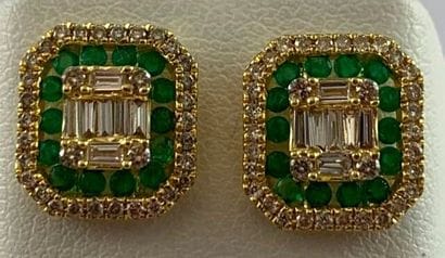 Paire de boutons d'oreilles de style Art...