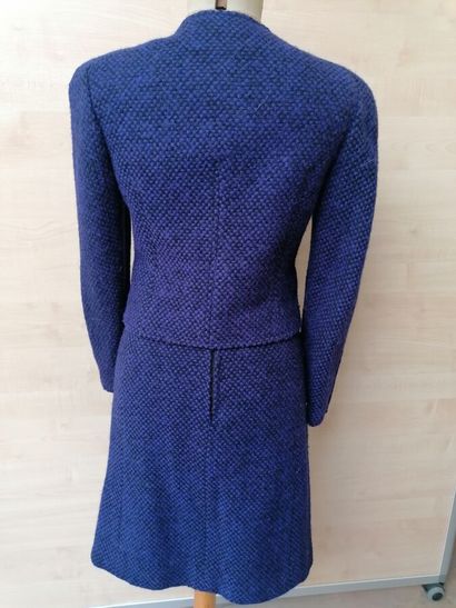 BALENCIAGA- Tailleur jupe en laine violet,...