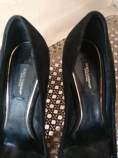 DOLCE ET GABBANA- Paire d'escarpins en daim...