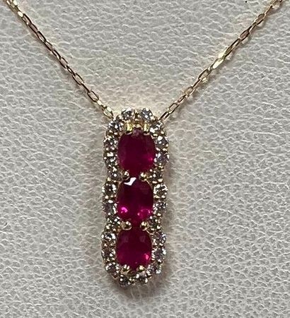 Collier en or jaune 750°/.(18K) 1g70 serti...