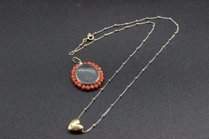 Lot comprenant un pendentif coeur en or jaune...