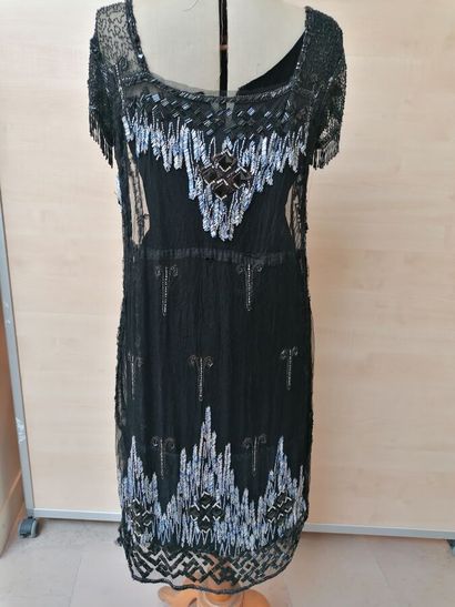 Robe type Charleston en tulle et perles,...