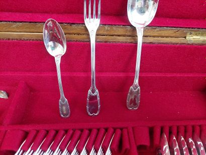 Ménagère of 121 pieces in solid silver 1°titre...