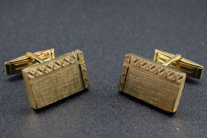 Pierre BALMAIN- Paire de boutons de manchettes...