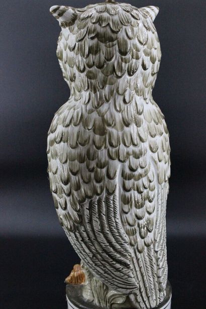 Ceramic owl, forming a lamp base. H 51cm