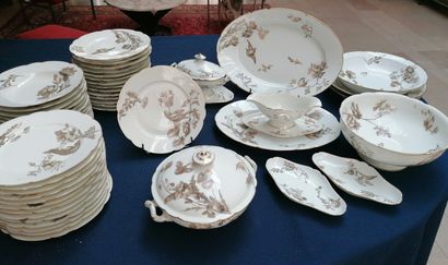 William GUERIN et Cie- Porcelain dinner service...