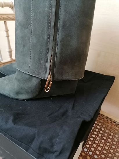 Jérôme DREYFUS- Paire de bottines à talons...