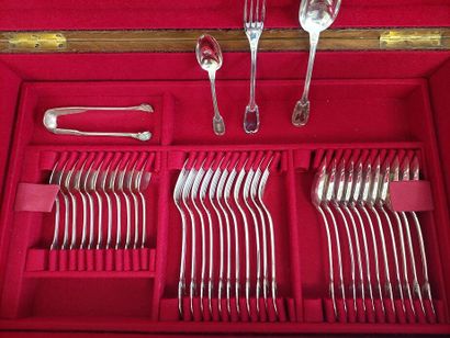 Ménagère of 121 pieces in solid silver 1°titre...