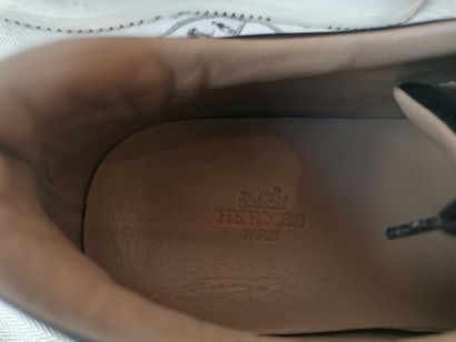 HERMES- Paire de baskets en cuir noir taille...