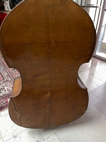 Contrebasse. H 190 cm ( accidents) 