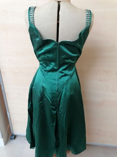 LÉONARD (64 rue Pierre Charron Paris) Robe...