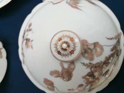 William GUERIN et Cie- Porcelain dinner service...
