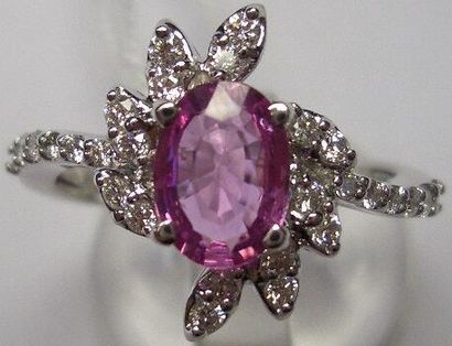 Bague Fleur en or blanc 750°/.(18K) 4g00...