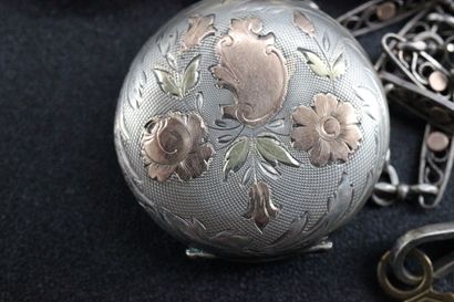 2 montres de Gousset en argent et une montre...
