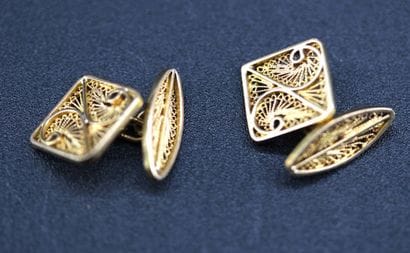 Paire de boutons de manchettes en or jaune...