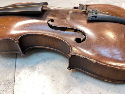 Violin bears a label andré BLANCHARD Rouen...