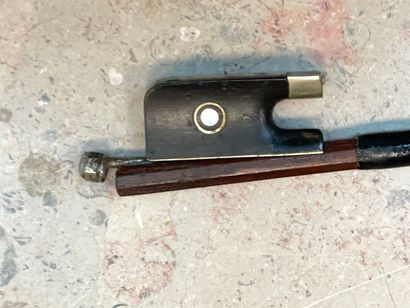 Violin bears a BRETON BREVETE DE S.A.R.M....