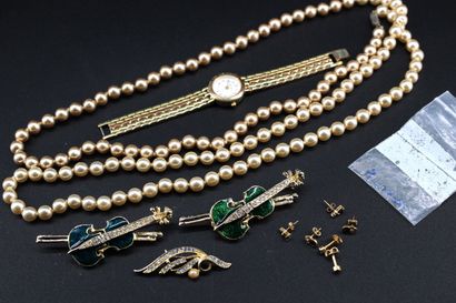 Costume jewelry set including: costume pearl...