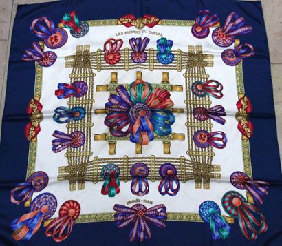 HERMES- Silk square model 