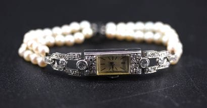 Ladies' watch in platinum adorned with diamonds,...