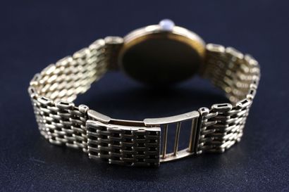 OMEGA - Gentleman's watch in yellow gold...