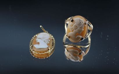 Lot comprising an 18k yellow gold cameo ring...