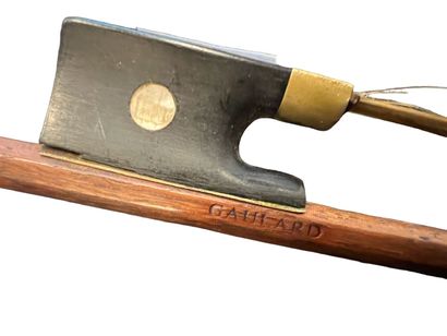 Violin bow
Mark Gaulard
(Damage and missing...