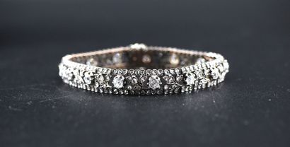 Articulated bracelet in 18k white gold adorned...