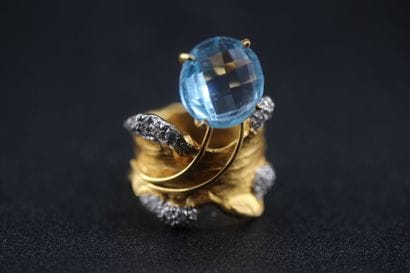 Maison VARTAN - Ring in 18k yellow gold set...
