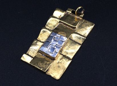 Gold and silver-plated metal pendant, work...