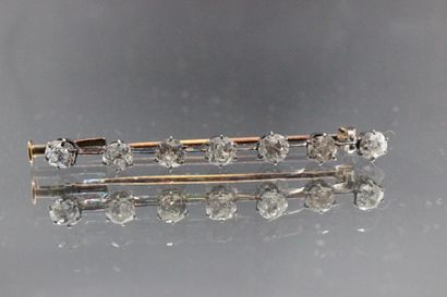 Brooch in 18k yellow gold set with 3 old-cut...