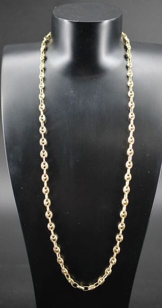 Collier à double maillons en or jaune 9 carats....