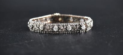 Articulated bracelet in 18k white gold adorned...