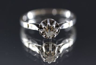 18k white gold ring set with a diamond. PB:...