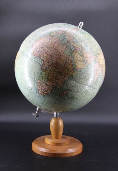 Globe terrestre Girard Barrère et Thomas,...