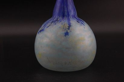 DAUM - Blue and green marbled glass soliflore...