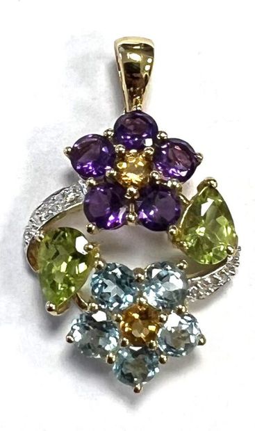 Flower pendant in 750°/.(18K) yellow gold...