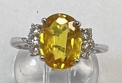 Ring in 750°/.(18K) white gold set with a...