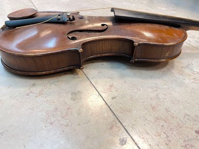 Violin bears a label andré BLANCHARD Rouen...