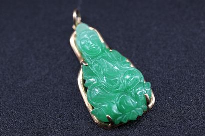 Jade pendant representing a divinity, set...
