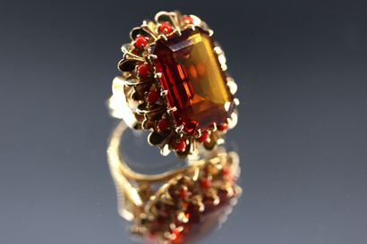 18k yellow gold ring set with a citrine in...