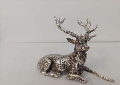 Reclining stag in solid silver. Minerve hallmark...