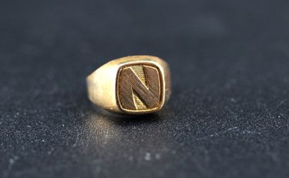 18k yellow gold signet ring, monogrammed...