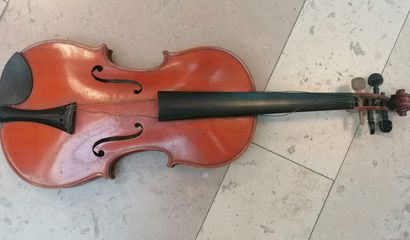Violin in case, label M. Couturieux. L 59.5...