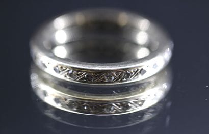 American wedding band in 18k white gold set...