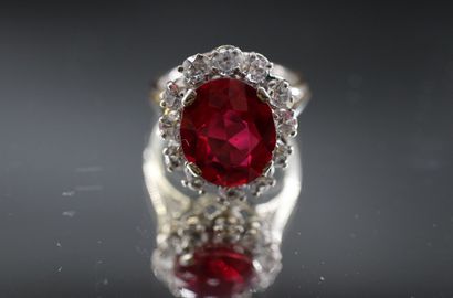 Daisy ring in 18k white gold set with a treated...