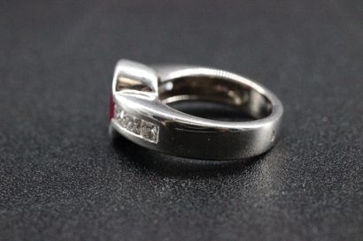 18k white gold ring set with a ruby (approx....