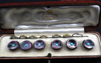 Set of 6 buttons in 18k yellow gold embellished...