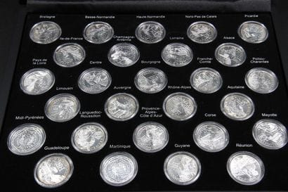Coffret de 27 pièces de 10 € en argent des...