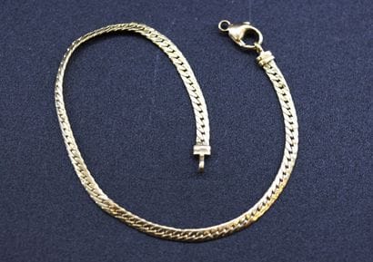 Bracelet en or jaune 18k. 3,66 grs (accidenté...